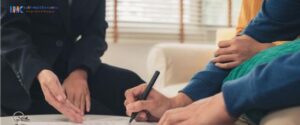 Giấy ủy quyền cho con bán đất có bắt buộc phải công chứng không?