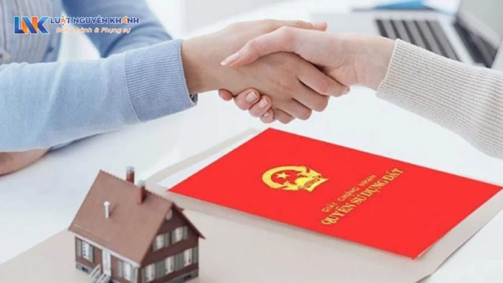 Có sổ đỏ có phải đóng thuế đất không?